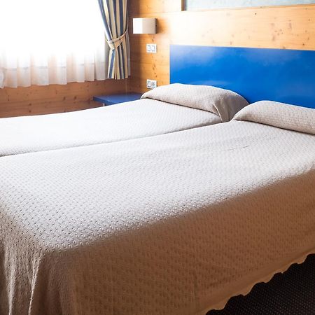 Hotel Bezana Lago Santa Cruz De Bezana Eksteriør billede