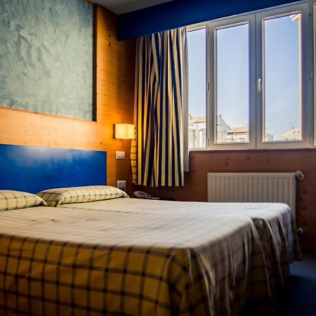 Hotel Bezana Lago Santa Cruz De Bezana Eksteriør billede