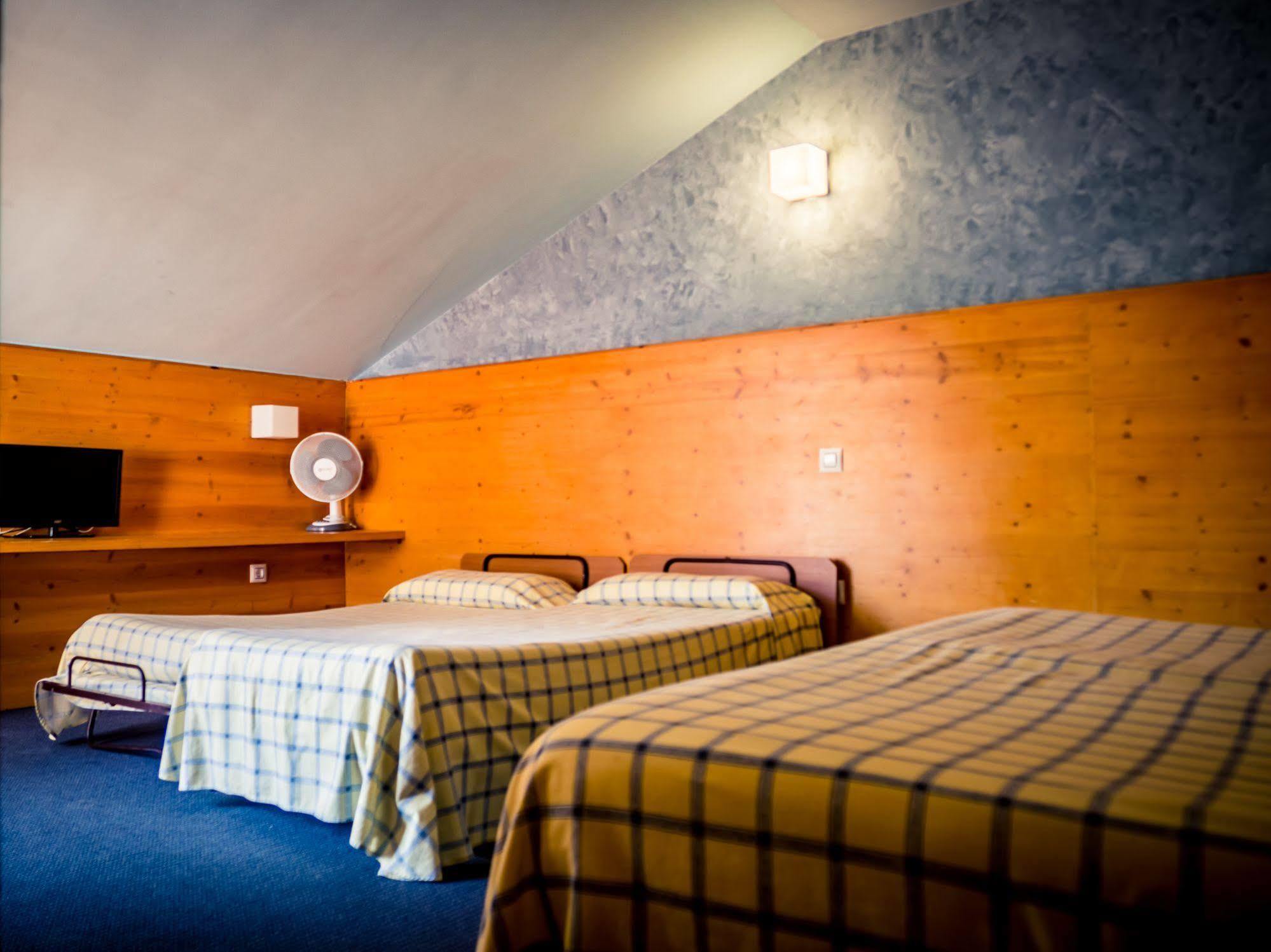 Hotel Bezana Lago Santa Cruz De Bezana Eksteriør billede