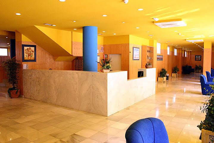 Hotel Bezana Lago Santa Cruz De Bezana Eksteriør billede